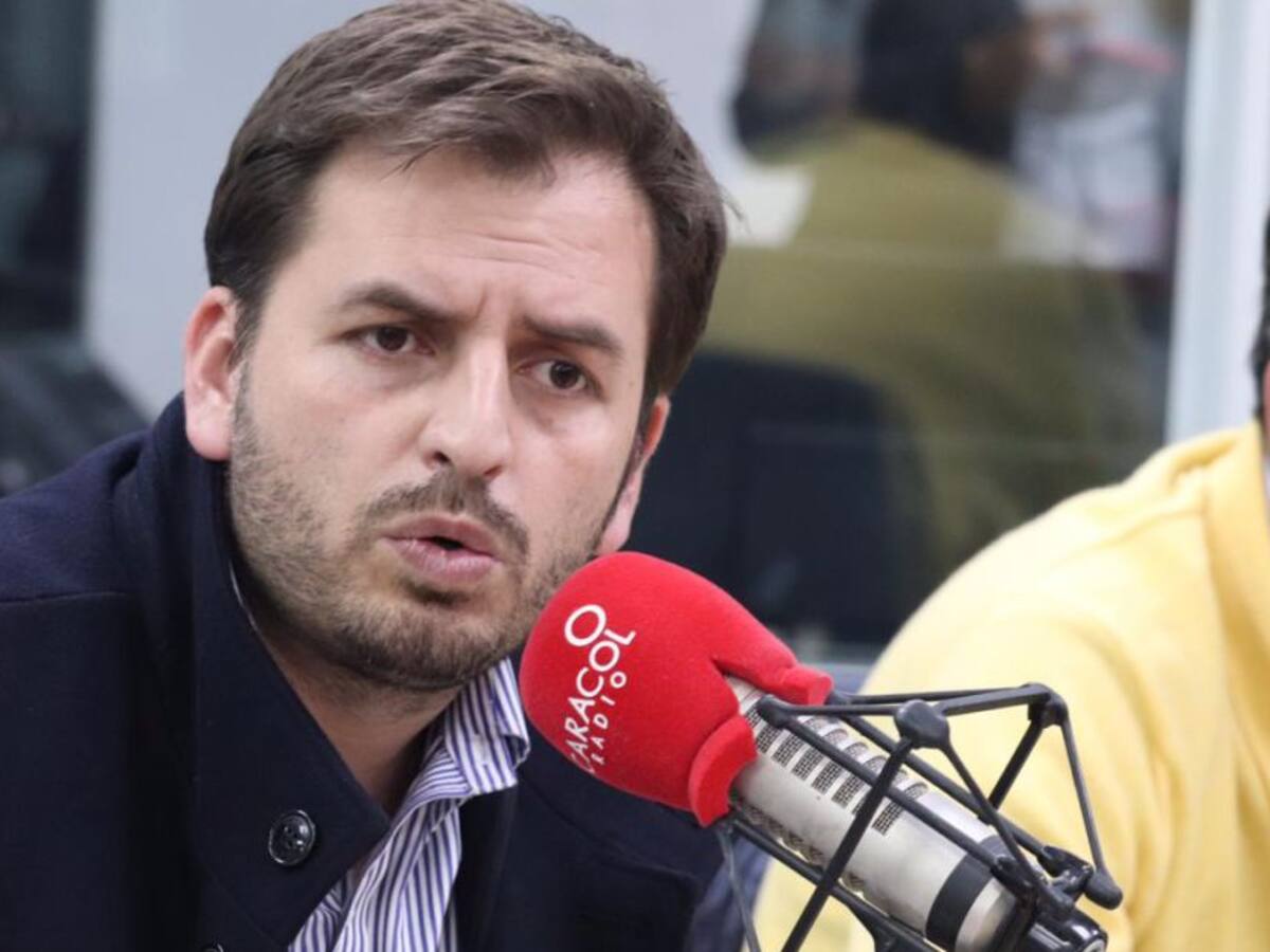 700.000 vacunas COVID se podrían vencer por demoras en trámites del MinSalud: Andrés Forero