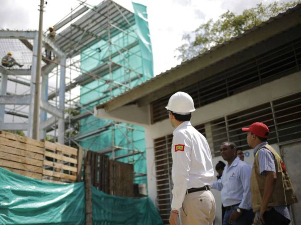 El alcalde (e) de Cartagena revisó obras de infraestructura educativa en planteles de formación