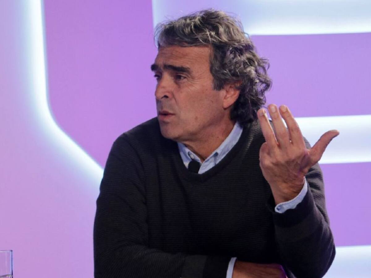 Fajardo: La educación tiene que ser un factor para cambiar la sociedad