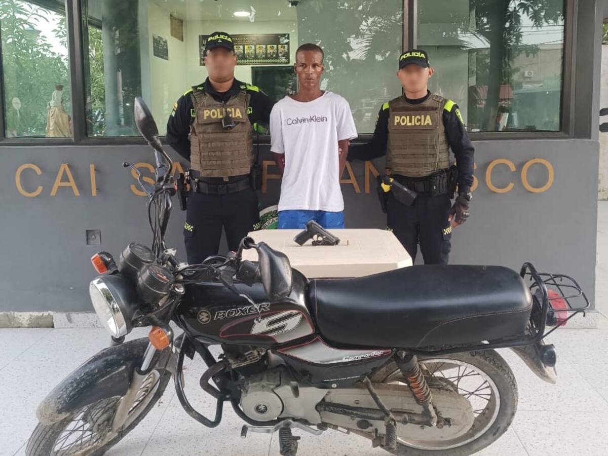 Capturados tres hombres luego de robar una motocicleta, prendas y celulares en Cartagena