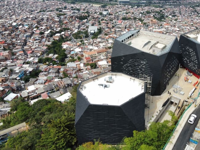 Parque Biblioteca Santo Domingo, antes Parque Biblioteca España.