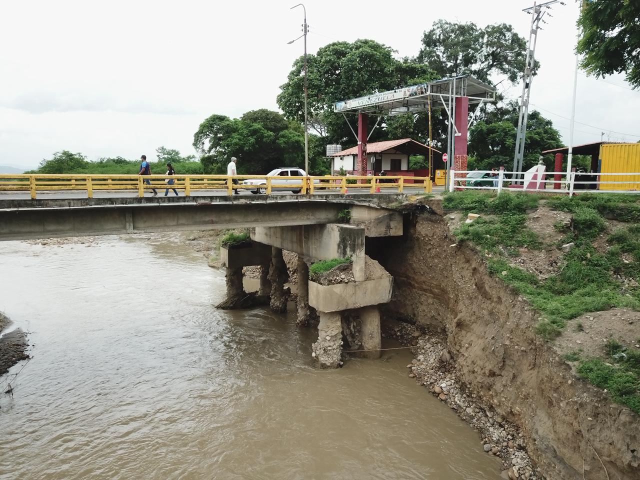 Solo está habilitado paso peatonal por puente internacional Francisco de Paula Santander. / Foto: Invías.