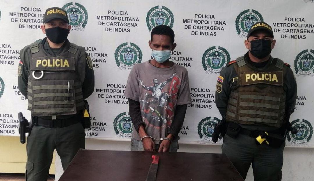 La Policía Metropolitana capturó al presunto agresor, quien le propinó varios machetazos a su rival en las extremidades superiores