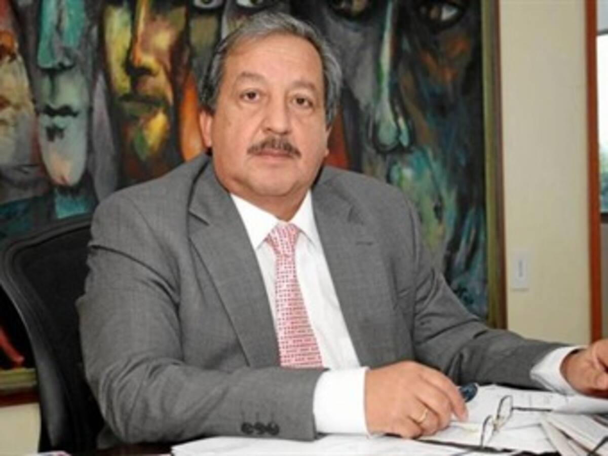 Por irregularidades en contratos destituido exalcalde de Bucaramanga