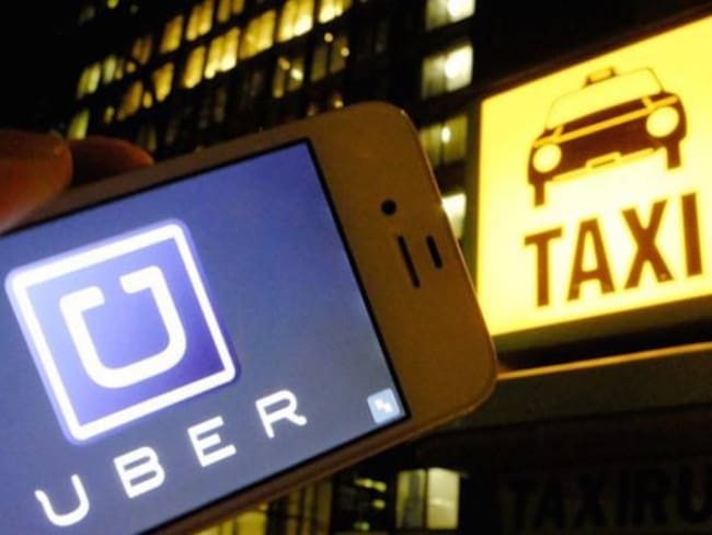 Crece la demanda del servicio de usuarios por Uber. 