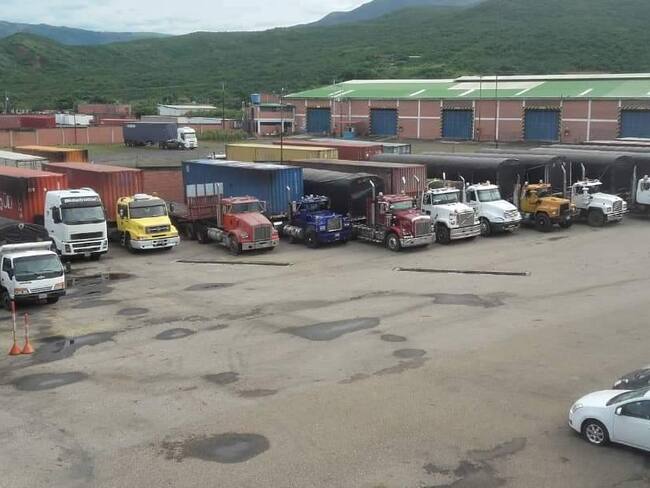 Transporte de carga en frontera de Cúcuta. Foto Armando Peña