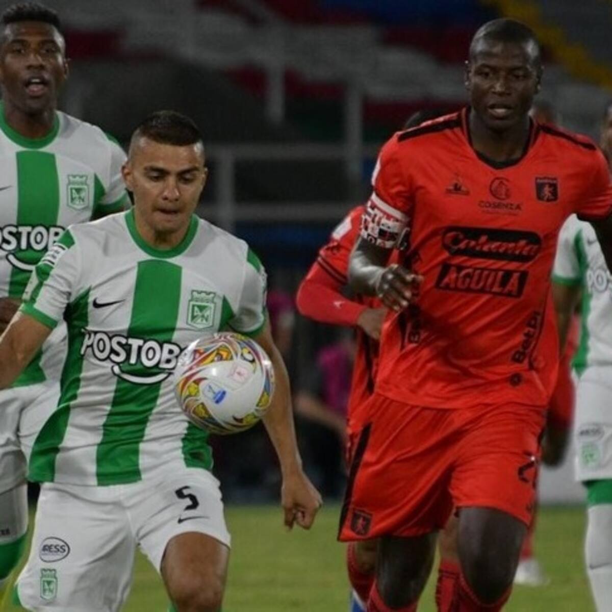 América estrena en el banco a César Farías en el clásico ante Nacional