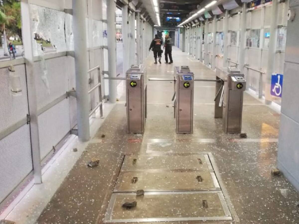 Daños a entidades bancarias y a estaciones del Mío, dejan protestas en Cali