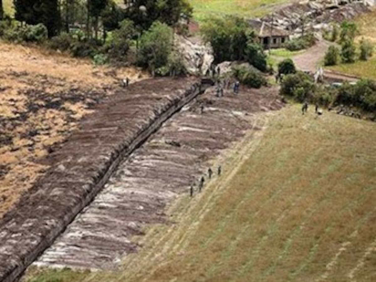 Habitantes de zona común con Ecuador rechazan apertura de zanjas en vía de sus poblaciones
