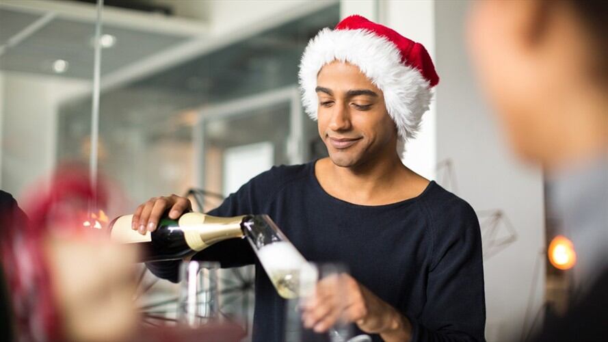 Trastornos en el sueño durante festividades navideñas se producen por las bajas temperaturas, la ingesta desmesurada de comida y alcohol y los cambios en el reloj biológico. Foto: Getty Images