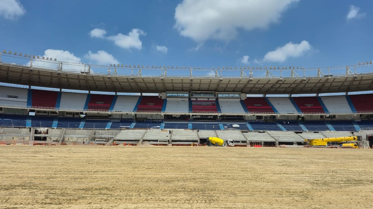 Inicia la siembra del césped para el renovado Estadio Metropolitano