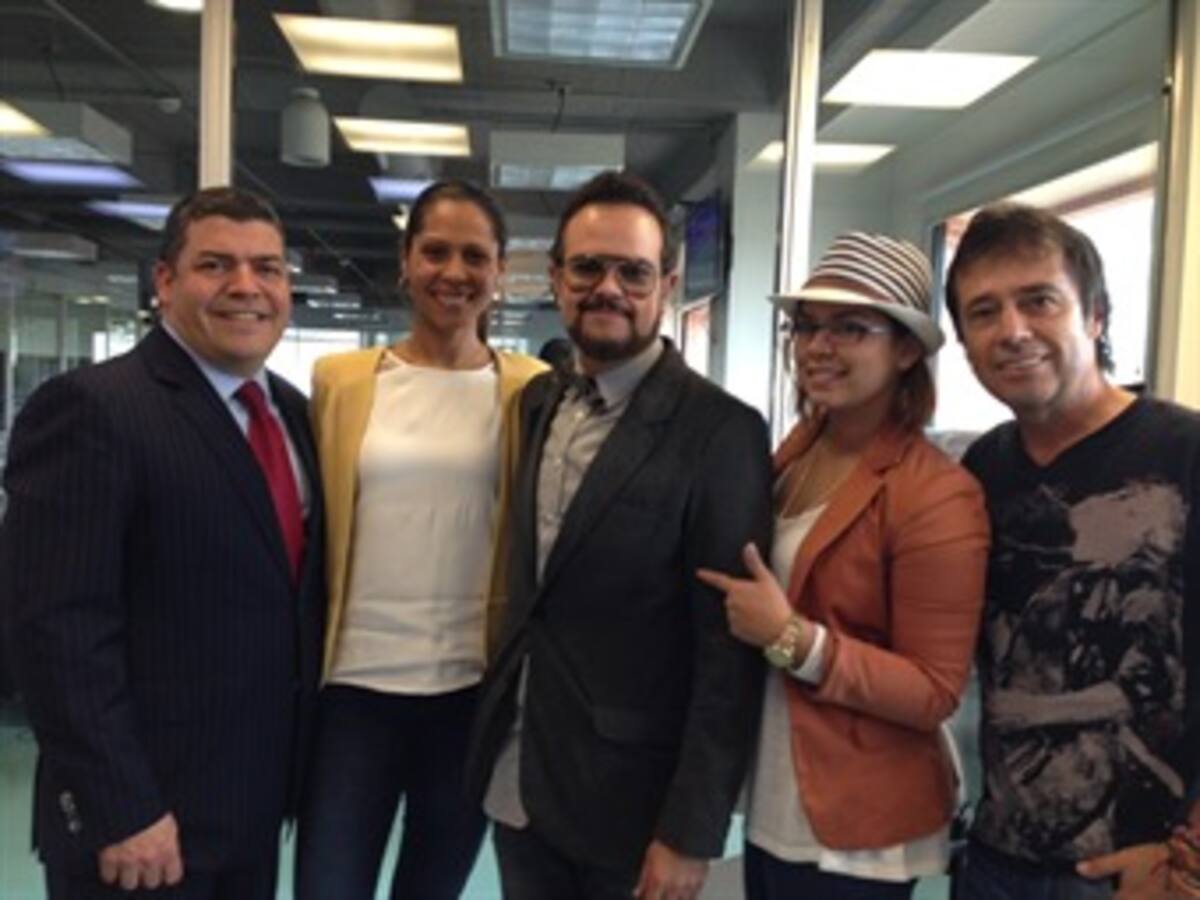 Alex Syntec presenta "Romántico Desliz"
