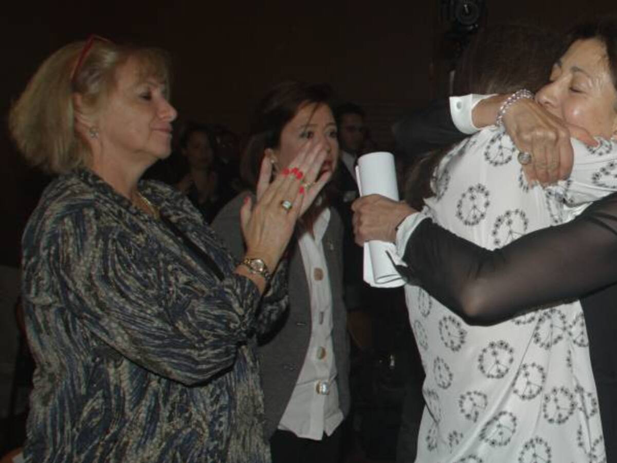 Íngrid Betancourt lamenta oposición a la paz y pide al país rodear el proceso