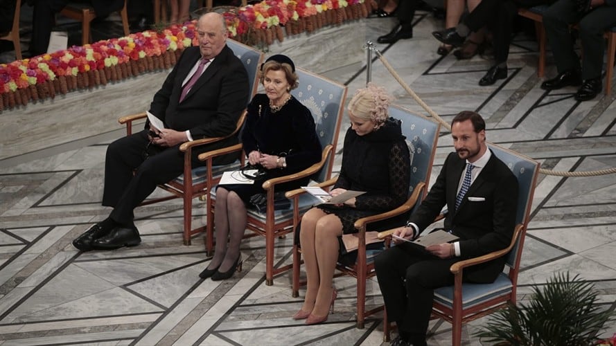 Oslo (Norway), 10/12/2016.- Norwegian Royals (L-R) King Harald of Norway, Queen Sonja of Norway, Crown Princess Mette-Marit and Crown Prince Haakon attend the Peace Prize awarding ceremony.. Foto: Agencia EFE