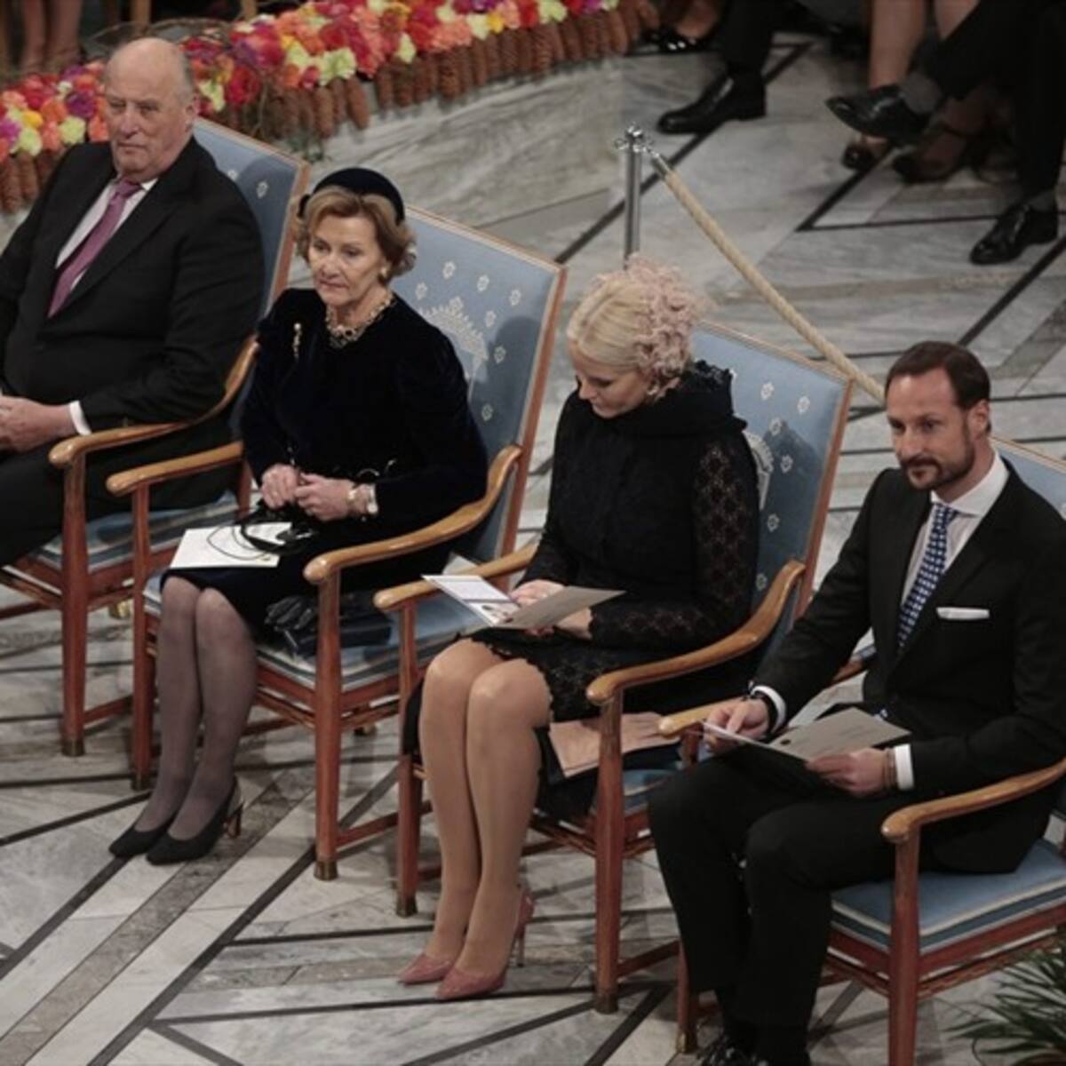 Mette-Marit de Noruega lamenta la relación con Epstein y promete más explicaciones