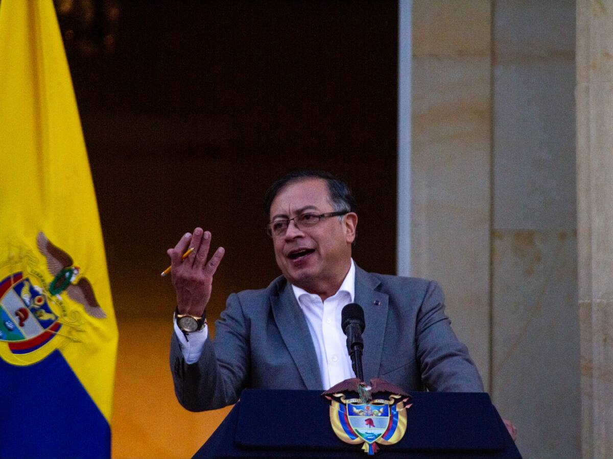 “El Fiscal General compulsa copias contra mí, basado en un interrogatorio no legal”: Petro