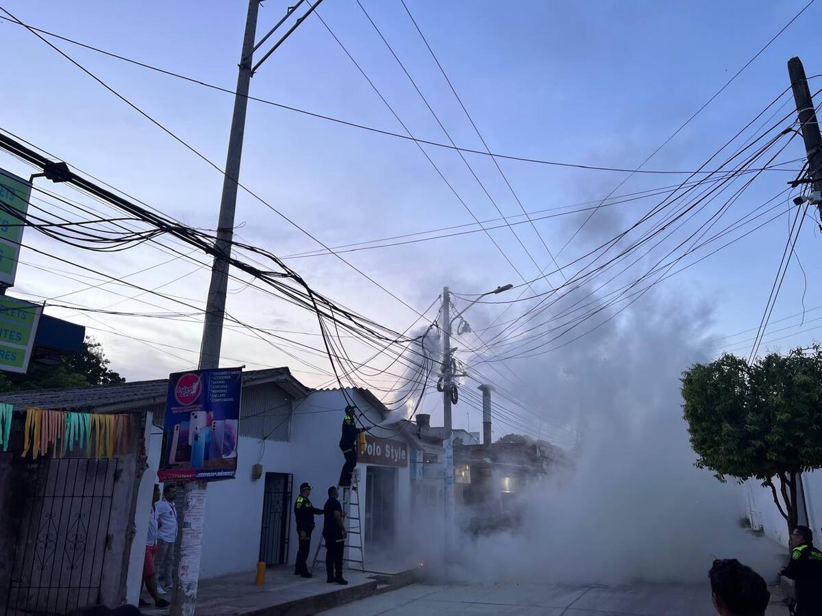 Policías de Mompox apoyaron sofocación de incendio