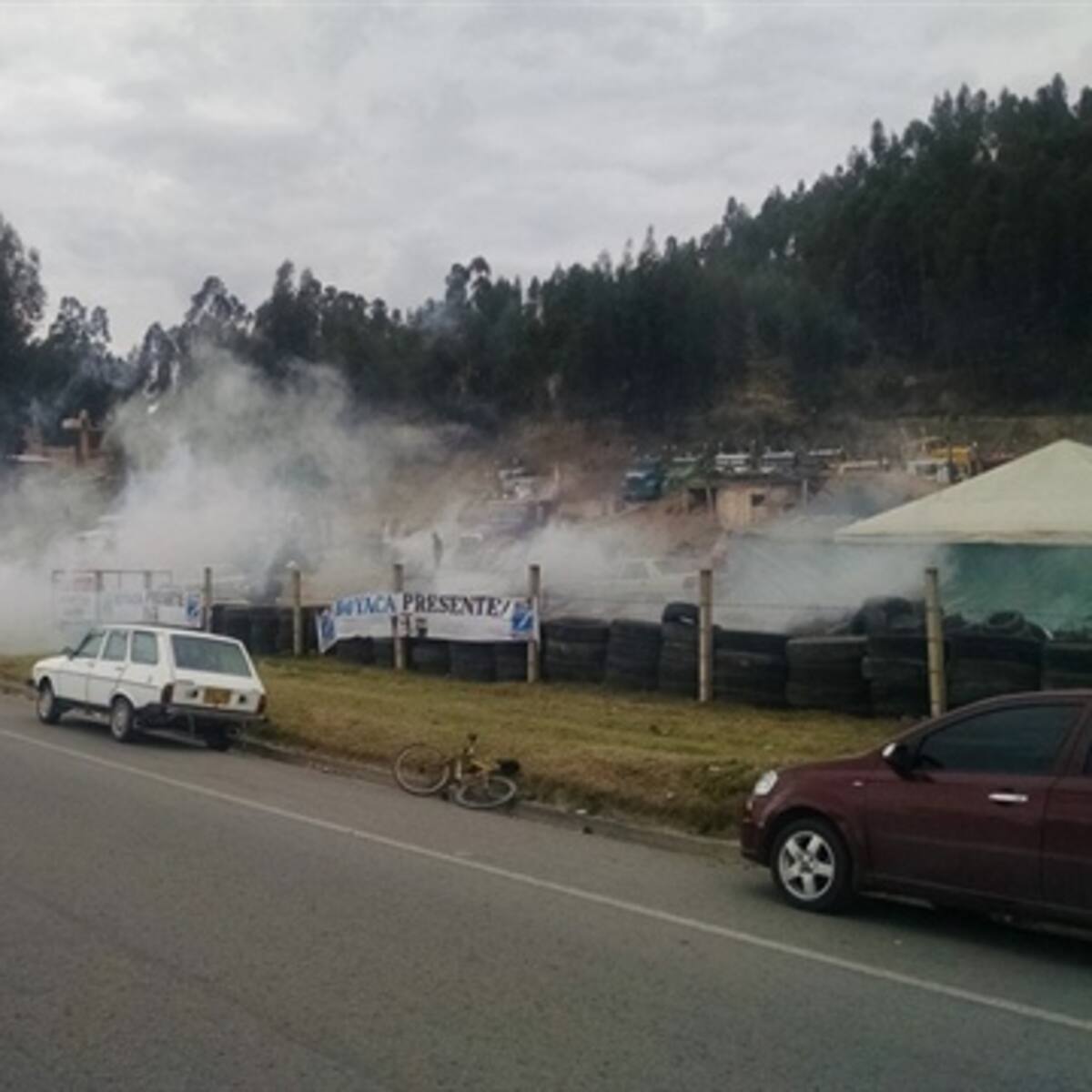Fuertes disturbios entre camioneros y Esmad en la vía Duitama-Tunja