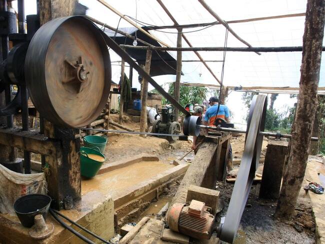 En los Farallones de Cali la minería ilícita se resistiera a desaparecer.