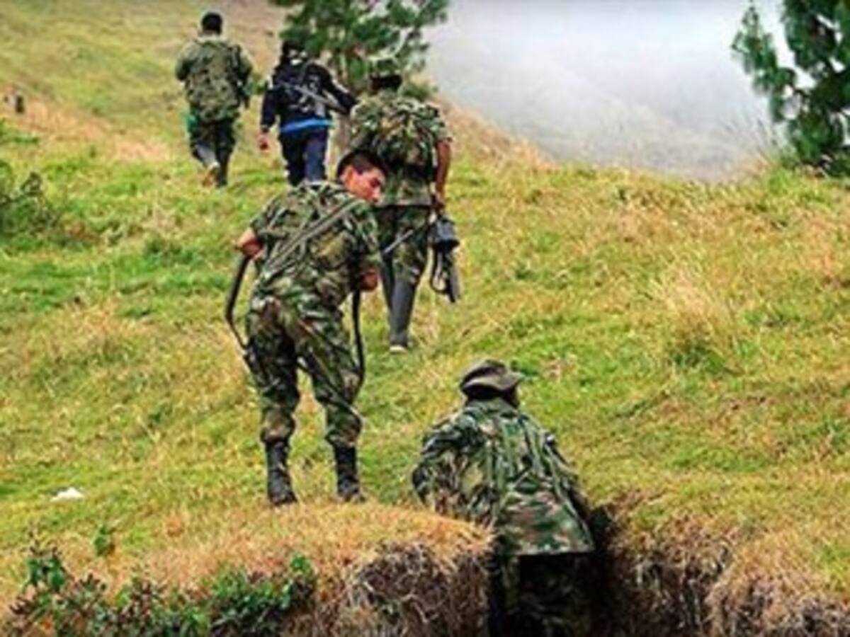 Un soldado muere en enfrentamientos con paramilitares en Antioquia