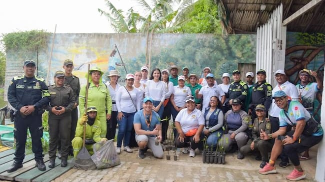 Empresas privadas y la comunidad se vinculó a la actividad. // Policía Metropolitana de Cartagena