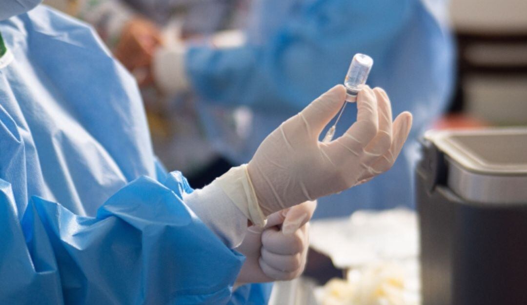 Baja vacunación tiene en riesgo vacunas de Moderna