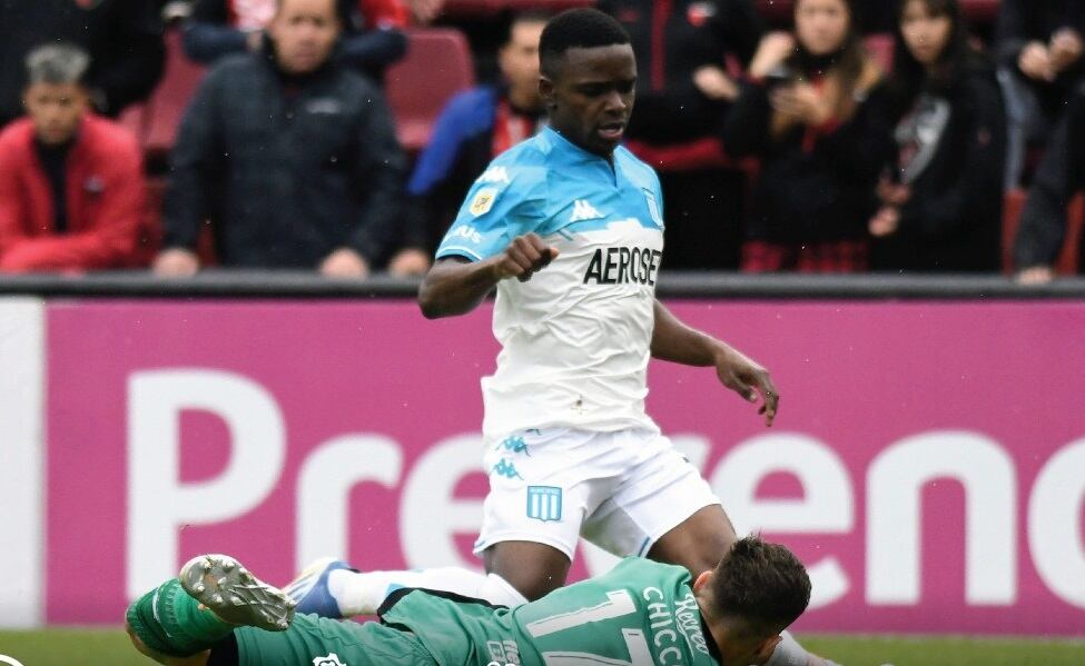 Johan Carbonero marcó el gol que abrió el triunfo de Racing ante Colón / Foto: @RacingClub