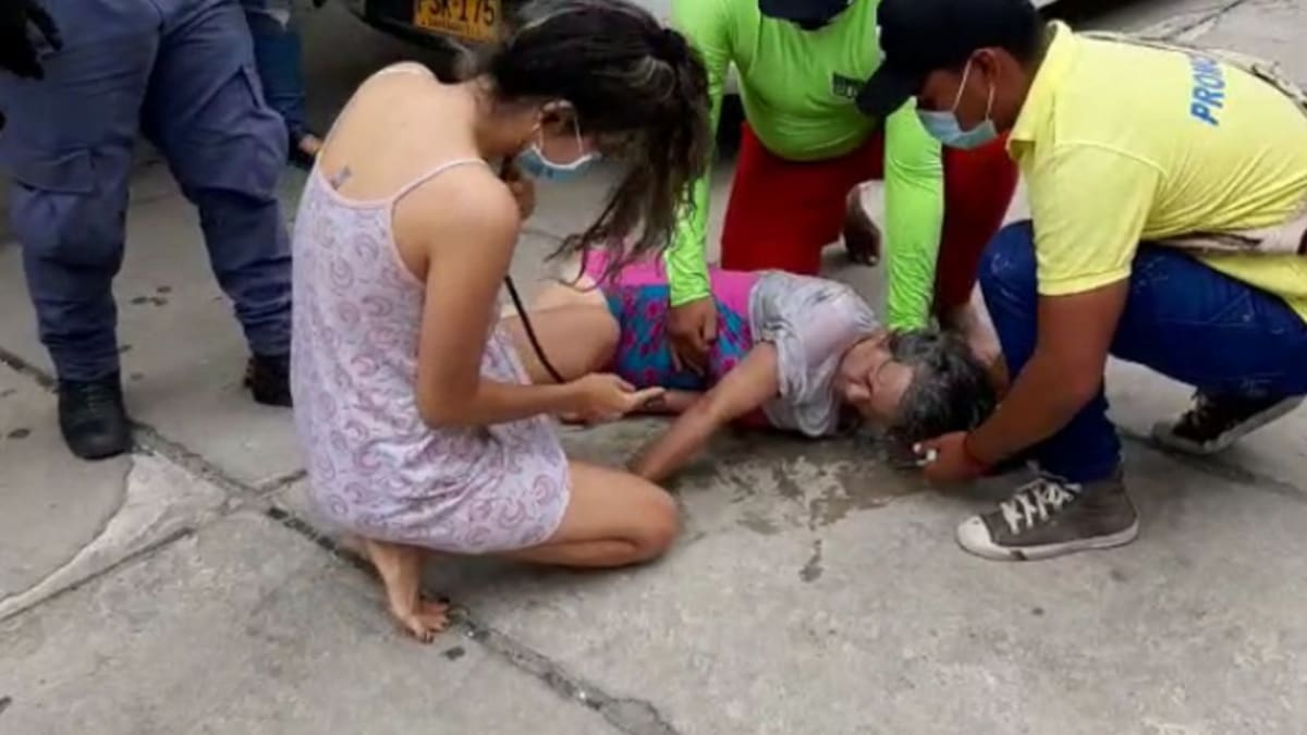 Rescatan a una turista que por poco se ahoga en las playas de El Rodadero