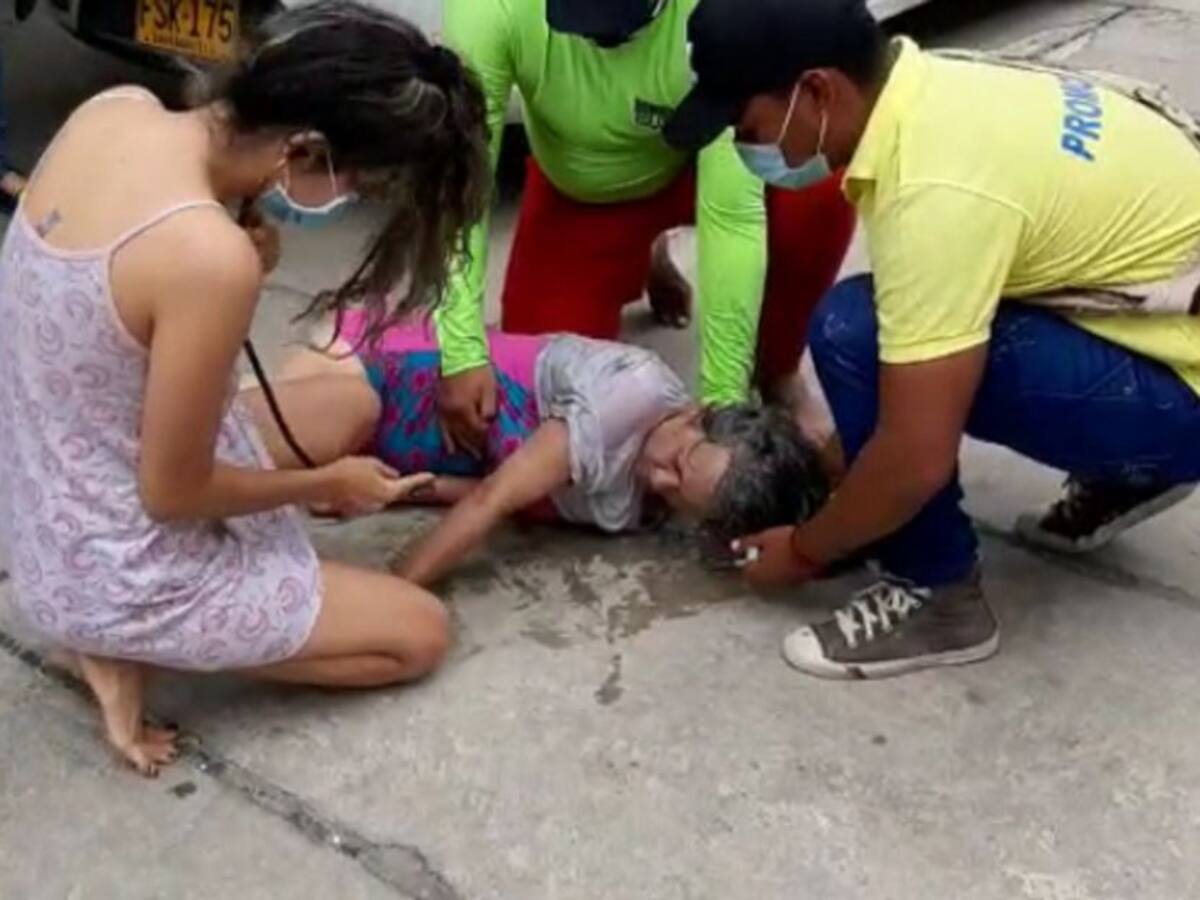 Rescatan a una turista que por poco se ahoga en las playas de El Rodadero