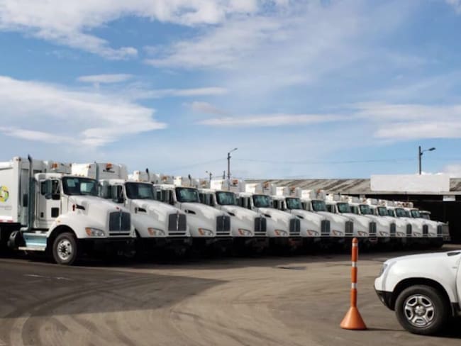 Comienzan a operar 300 nuevos carros recolectores de basuras en Bogotá