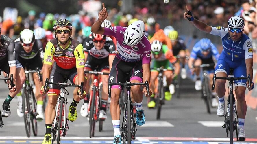 Fernando Gaviria triunfó en la decimotercera etapa del Giro de Italia, su cuarto triunfo en esta competencia. Foto: Agencia EFE