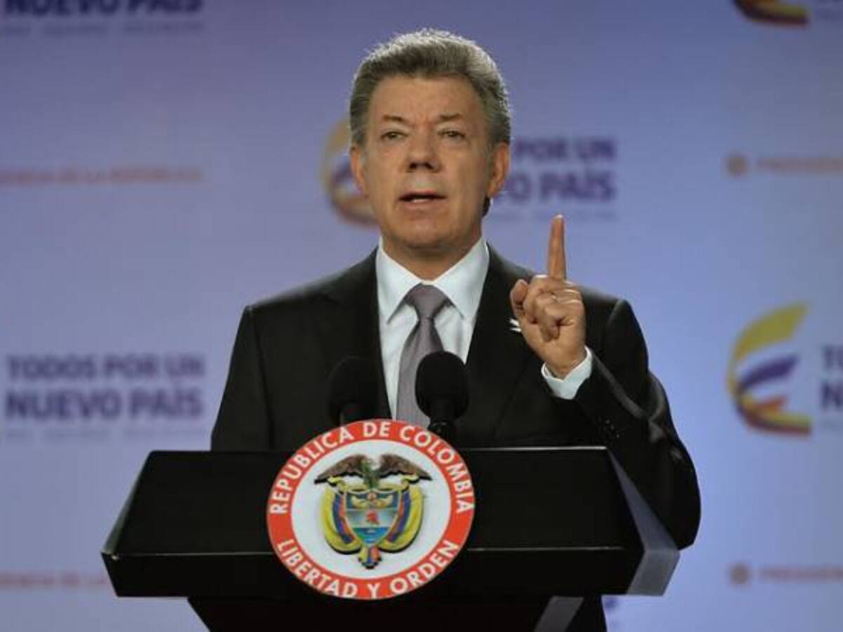 Santos se reúne con Kerry para socializar acuerdo con Farc