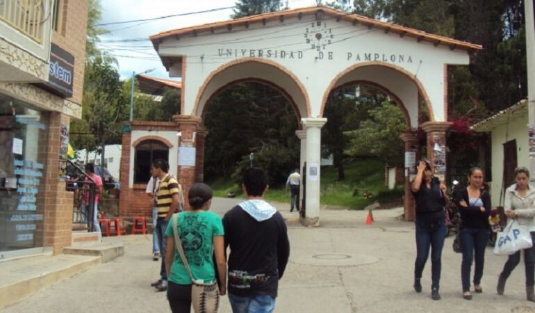 Entrada Universidad de Pamplona
