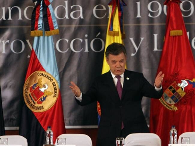 Santos sostiene reunión de última hora con cúpula militar