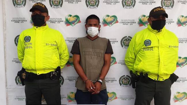 Alias ‘Cucaracho’ intimidaba con arma de fuego a las personas que transitaban en la vía que une al corregimiento de Santa Fe con el barrio Yatí