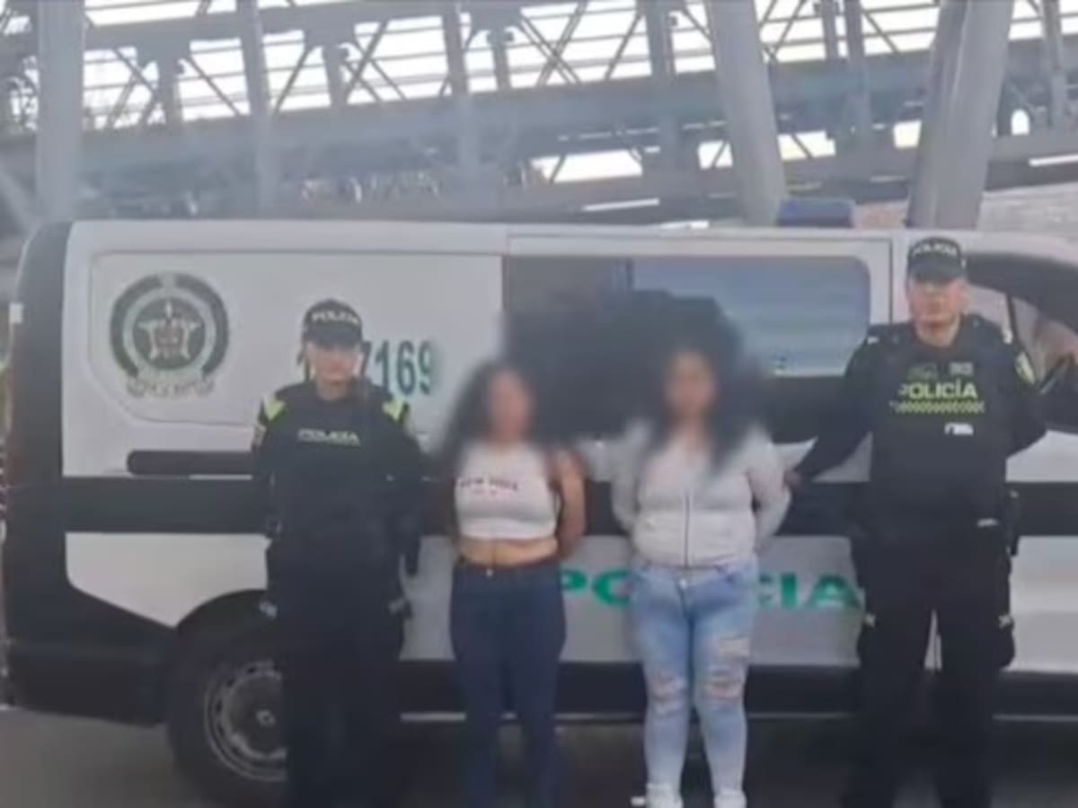 Capturadas dos mujeres en Bogotá dedicadas al robo de celulares mediante la técnica del cosquilleo