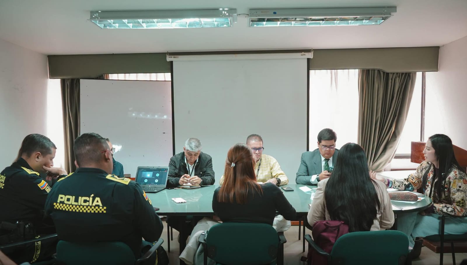 La  mesa de trabajo interinstitucional se adelantó con la Gobernación de Boyacá, la Secretaría de Gobierno Departamental, el INPEC, la Policía Nacional, la Procuraduría, la Personería y representantes de las Alcaldías de Nobsa y Paipa / Alcaldía de Duitama.