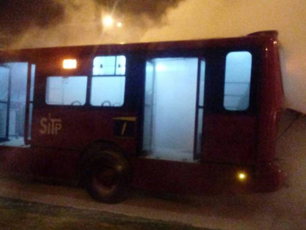 Bus de Transmilenio que se incendió tenía más de un millón de kilómetros recorridos