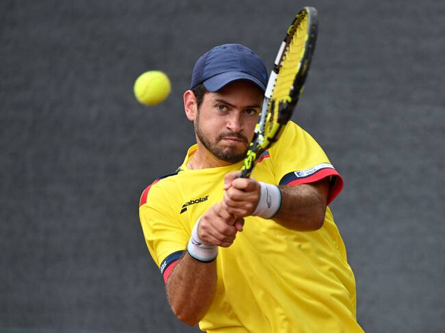 Nicolás Mejía cayó en el primer duelo de la serie ante Luxemburgo. (Photo by RAUL ARBOLEDA/AFP via Getty Images)