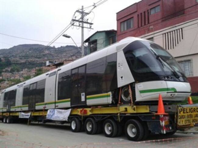 Arribó a Medellín el segundo coche del Tranvía de Ayacucho