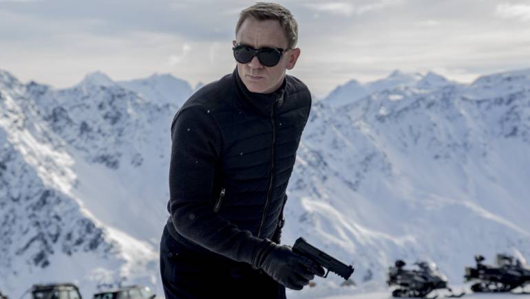 Daniel Craig como James Bond.