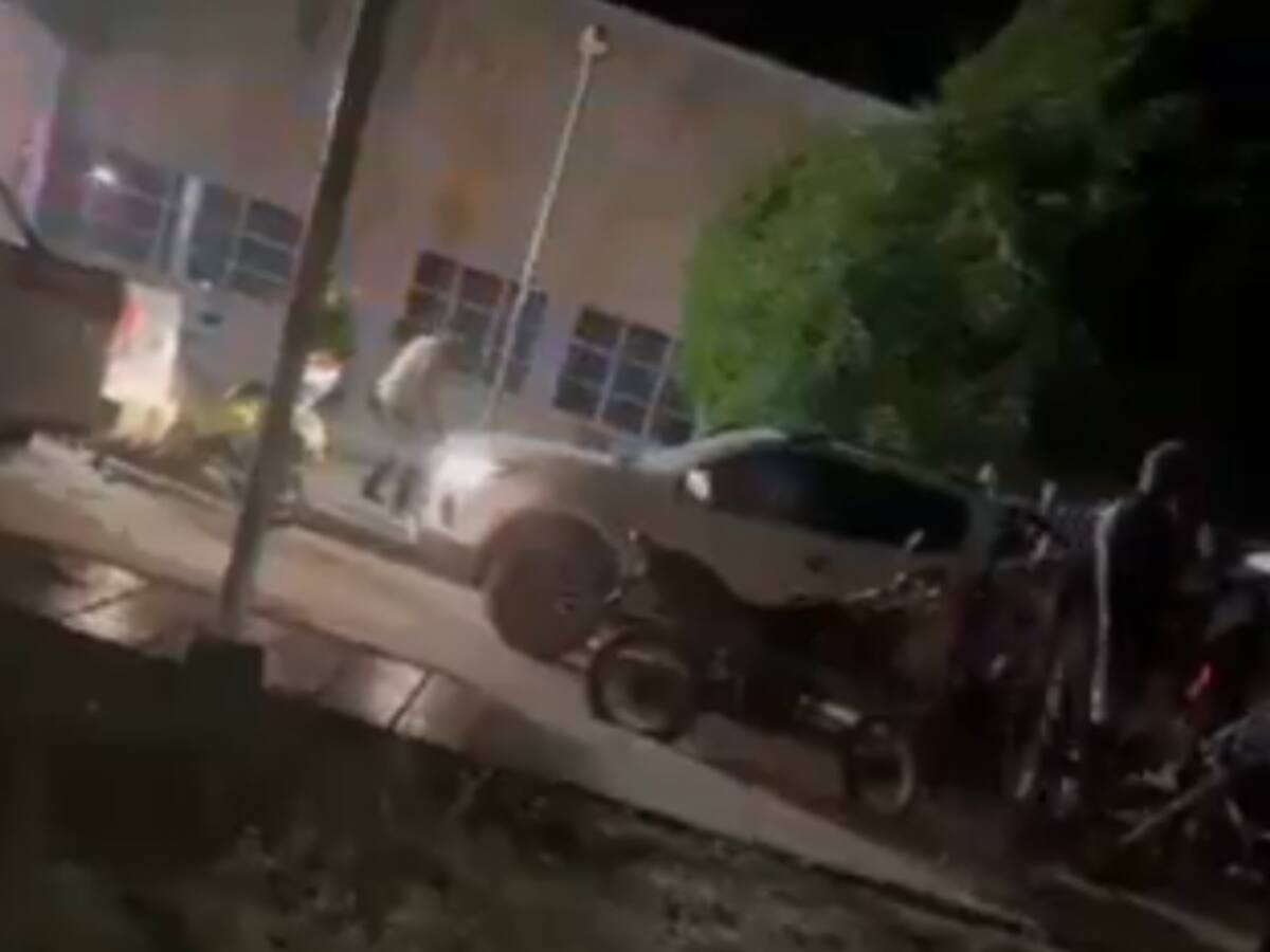 A Bucaramanga fueron remitidos tres de los siete policías heridos en Pelaya, Cesar