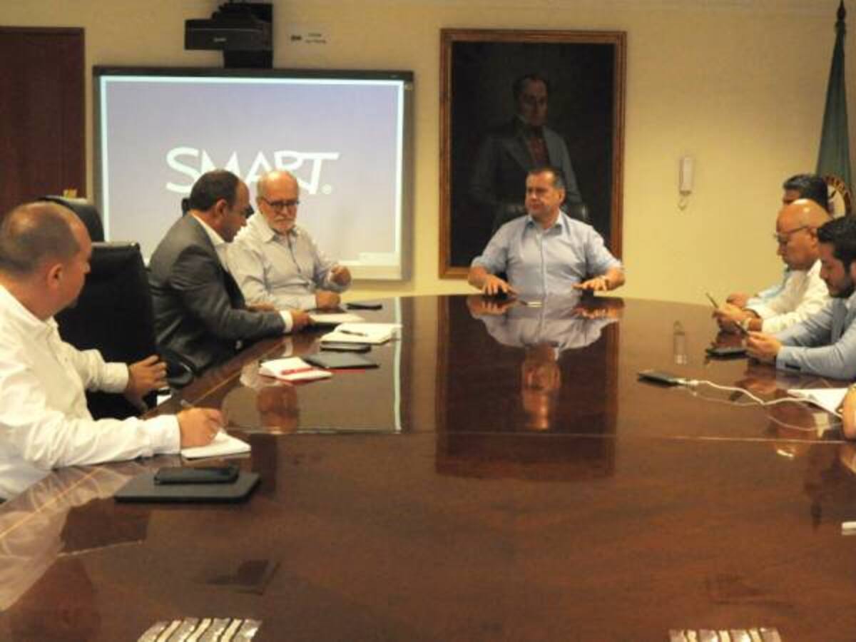 Gobernadores analizan proyecto para construir la transversal del café