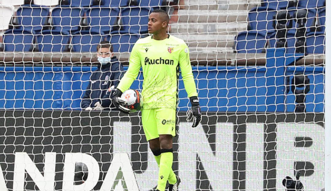 Correcto debut de Wuilker Fariñez en Liga pese a derrota contra PSG