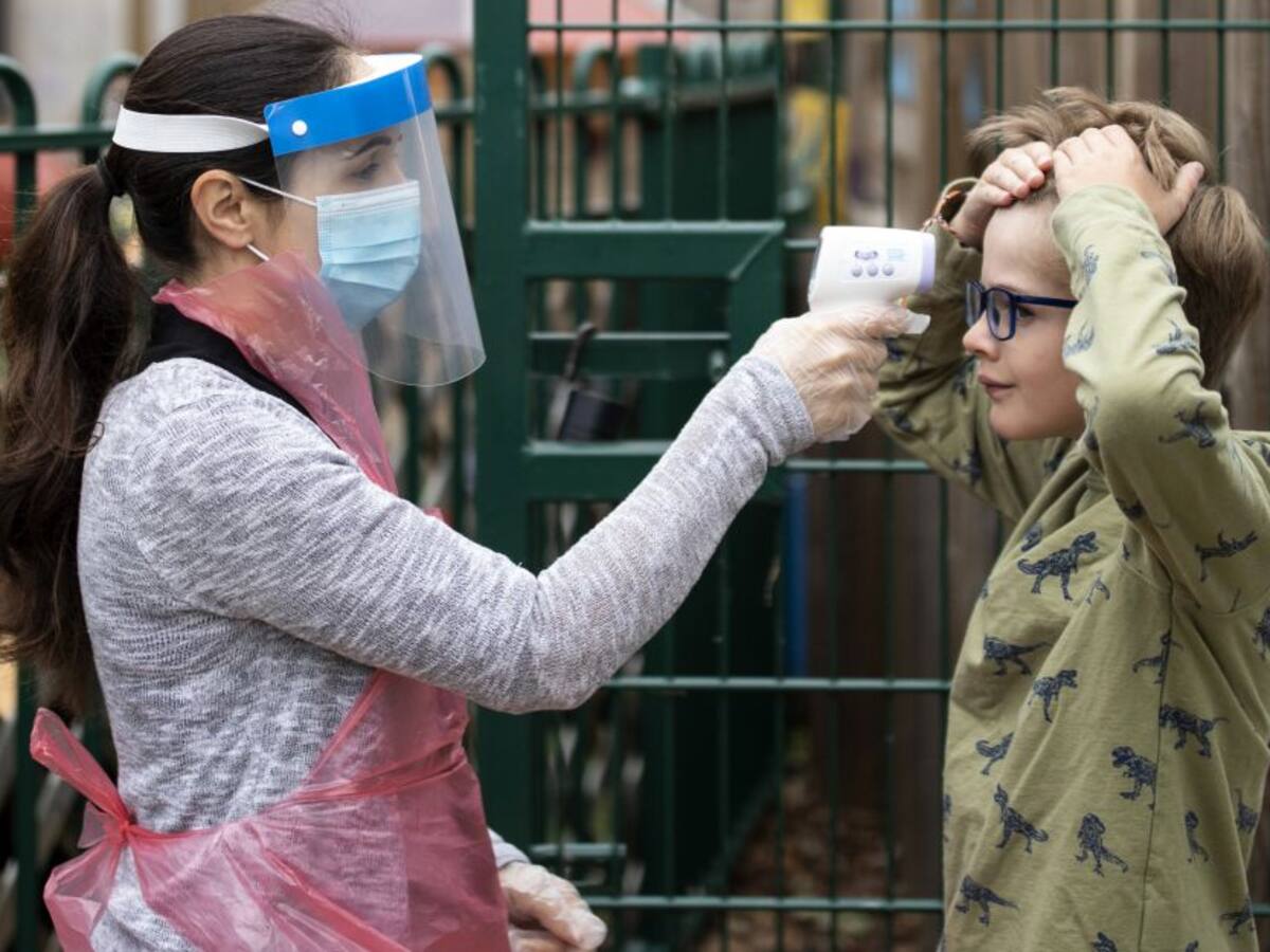 Nueva cepa COVID-19 sería más transmisible entre menores: OMS