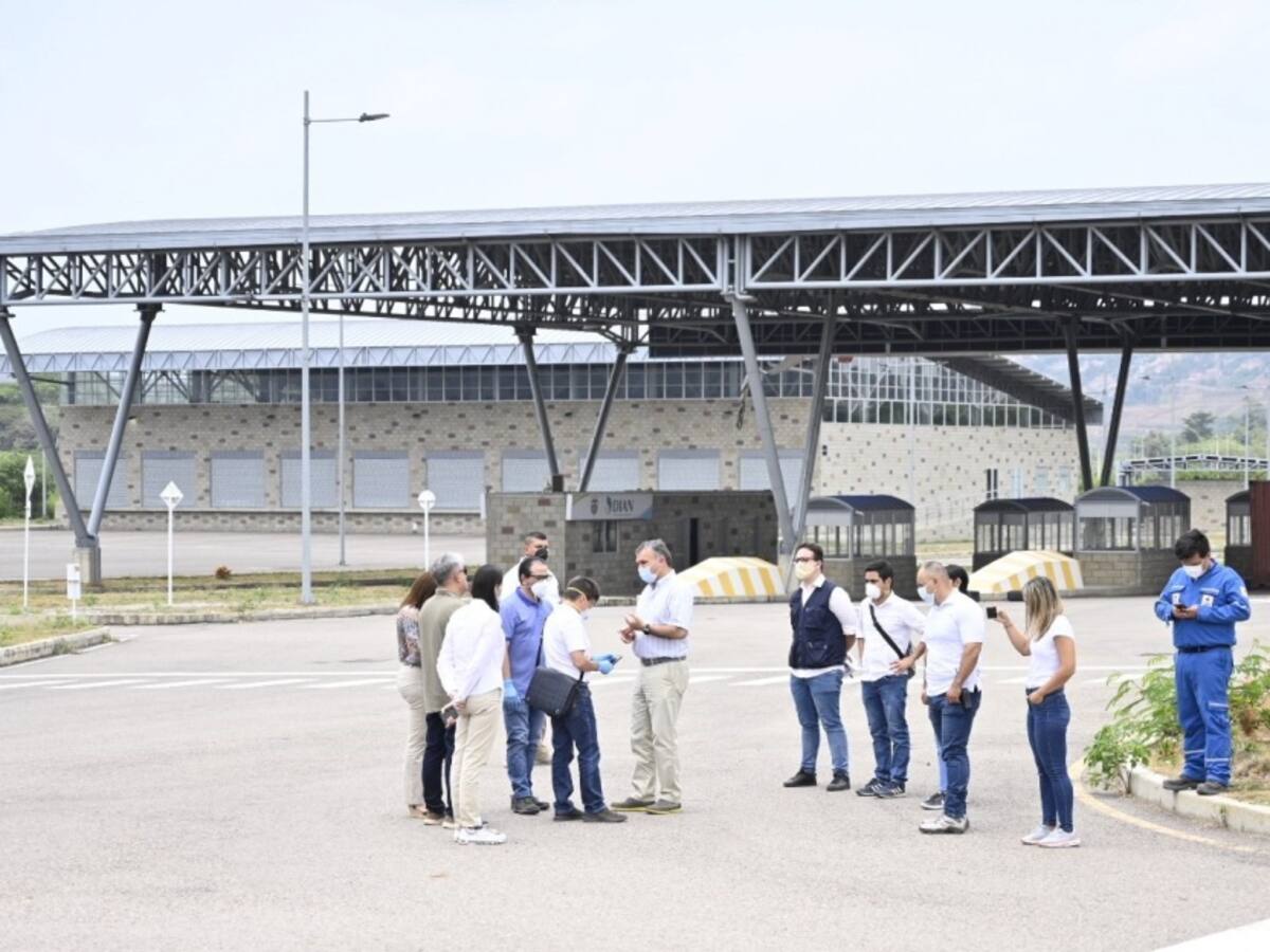 Alcalde supervisa atención sanitaria de la ciudad