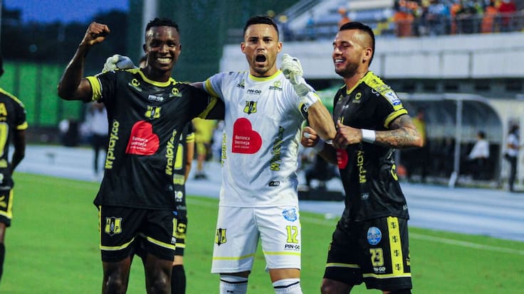 José Luis Chunga comentó que aprendió a cobrar tiros libres junto a Viera