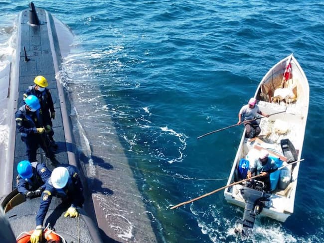 Submarino de la Armada encuentra pescadores a la deriva cerca a Cartagena