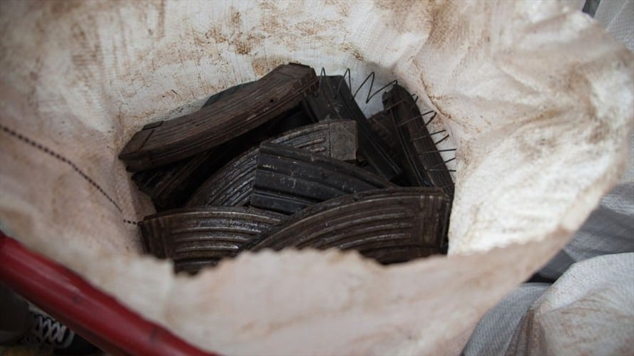 Se incautaron 10 pistolas, un fusil calibre 5.56 mm, dos revólveres calibre 38, un rifle, proveedores, más de 500 cartuchos de varios calibres. Foto: Getty Images