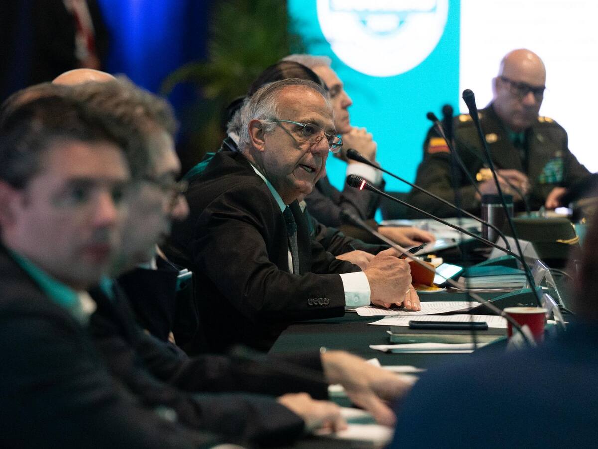 MinDefensa tendrá que enseñar Informe Final de la Comisión de la Verdad a FF.MM